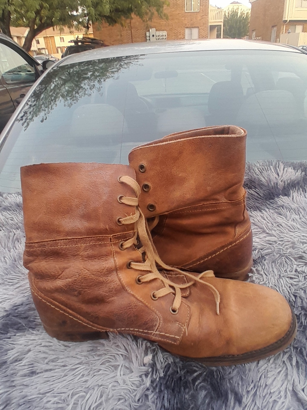 Women's Tan Lace-Up Leather Ankle Boots - Classic Comfort